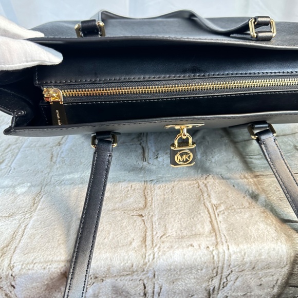 Marc Jacobs NWT Ruby Large Saffiano Leather Tote Bag - Picture 10 of 14